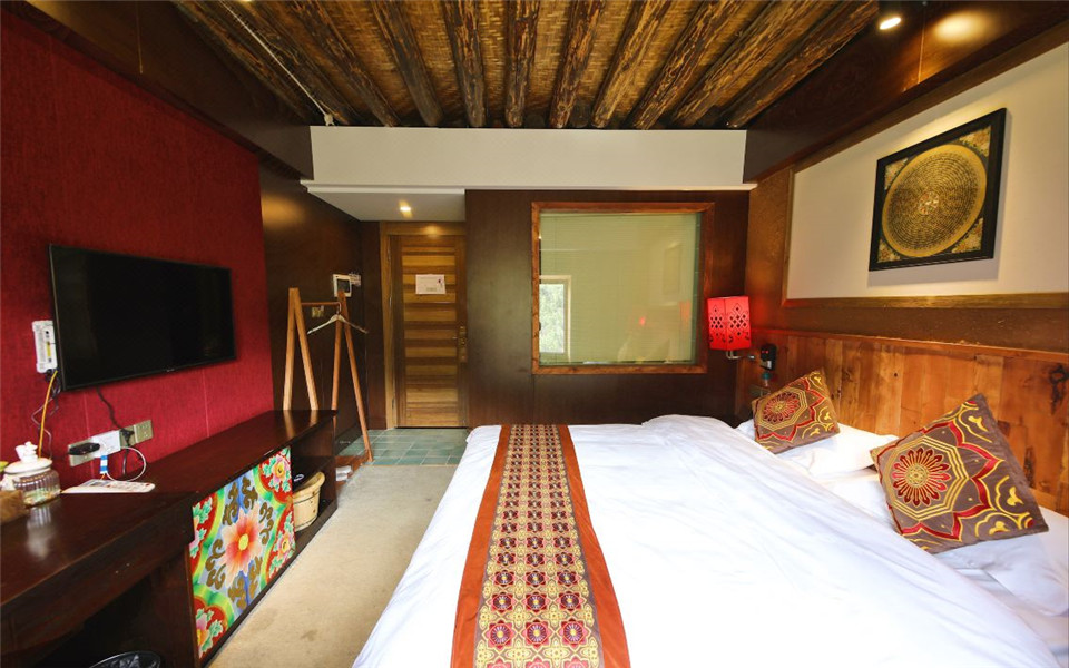 Snow Mountain-view Double Room1