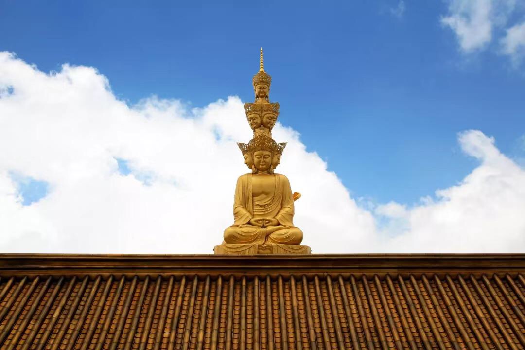 Golden Summit Buddha Statue