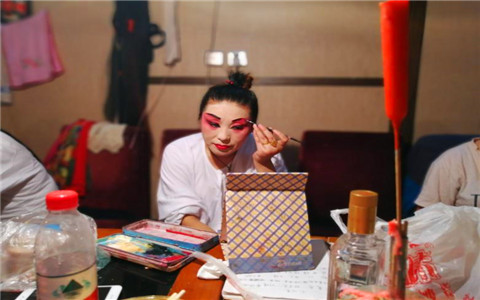 Sichuan Opera Make-up