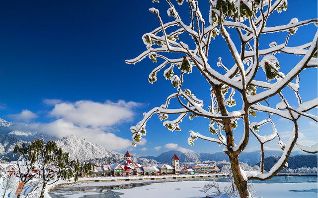 2 Days Tour to  Xiling Snow Mountain Huashuiwan Hot-spring Town